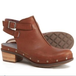Chaco Cataluna Clogs -Leather